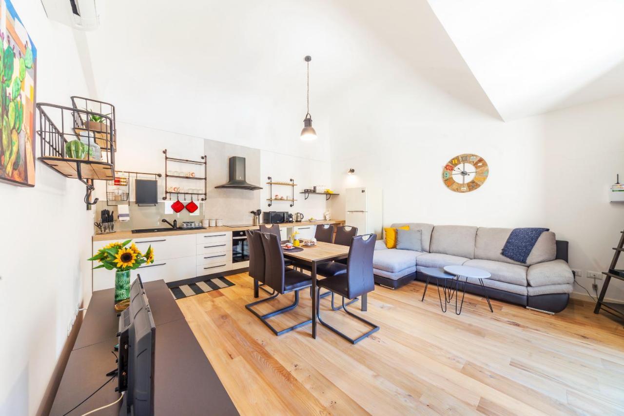Vakalu-Piazza Duomo Charming Apartment Syracuse Extérieur photo