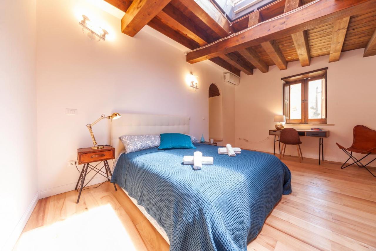 Vakalu-Piazza Duomo Charming Apartment Syracuse Extérieur photo